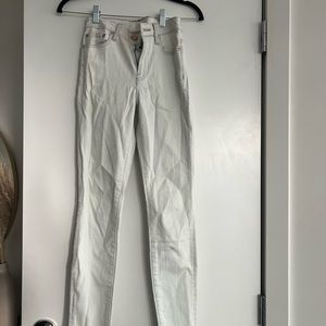 Aritzia The Casting Jeans in rare light denim colour.